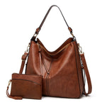 Luna Soler – Bolso hobo Valentina de cuero vegano con cartera incluida