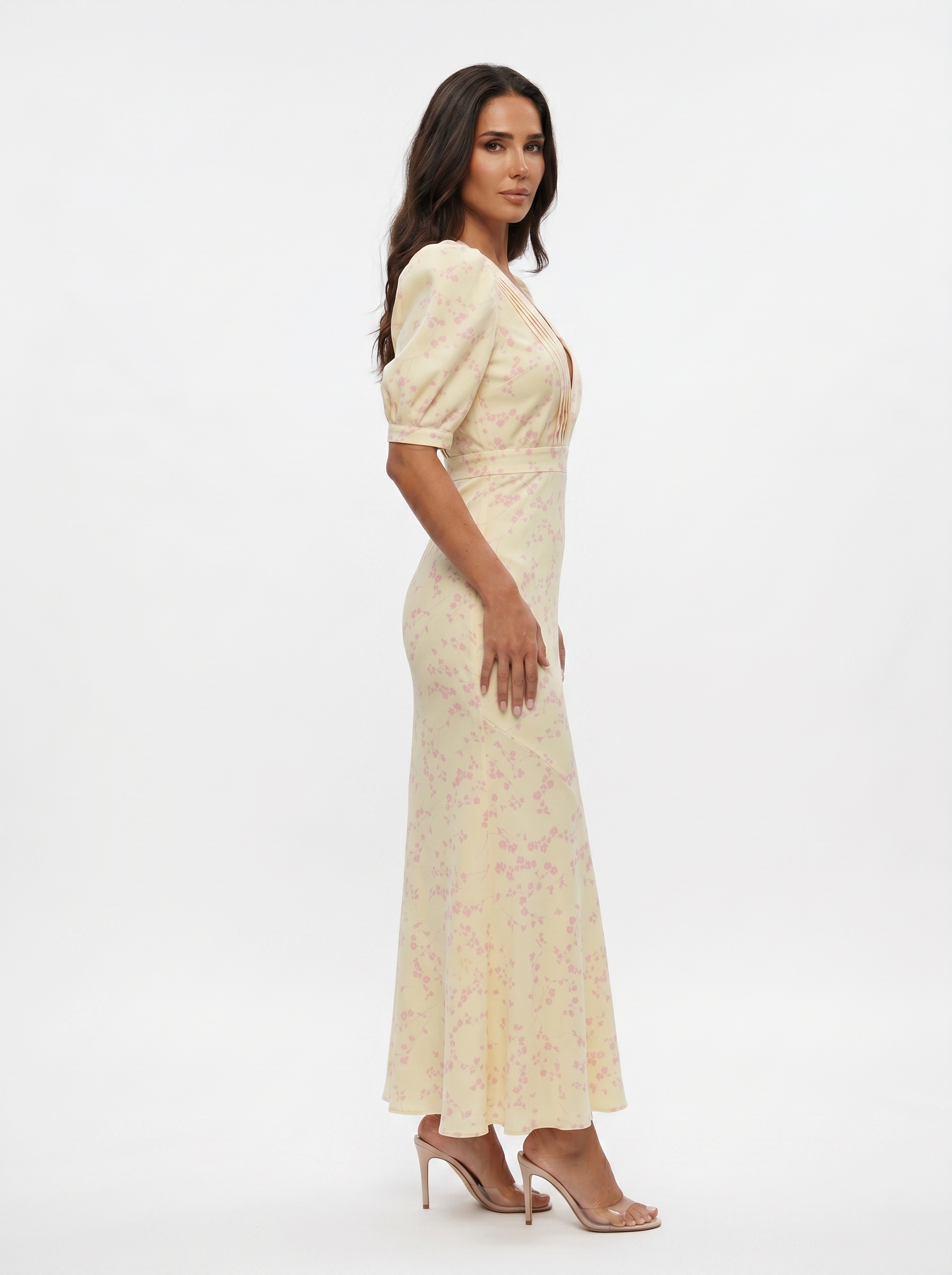 Amaia | Vestido con diseño floral y cuello en V