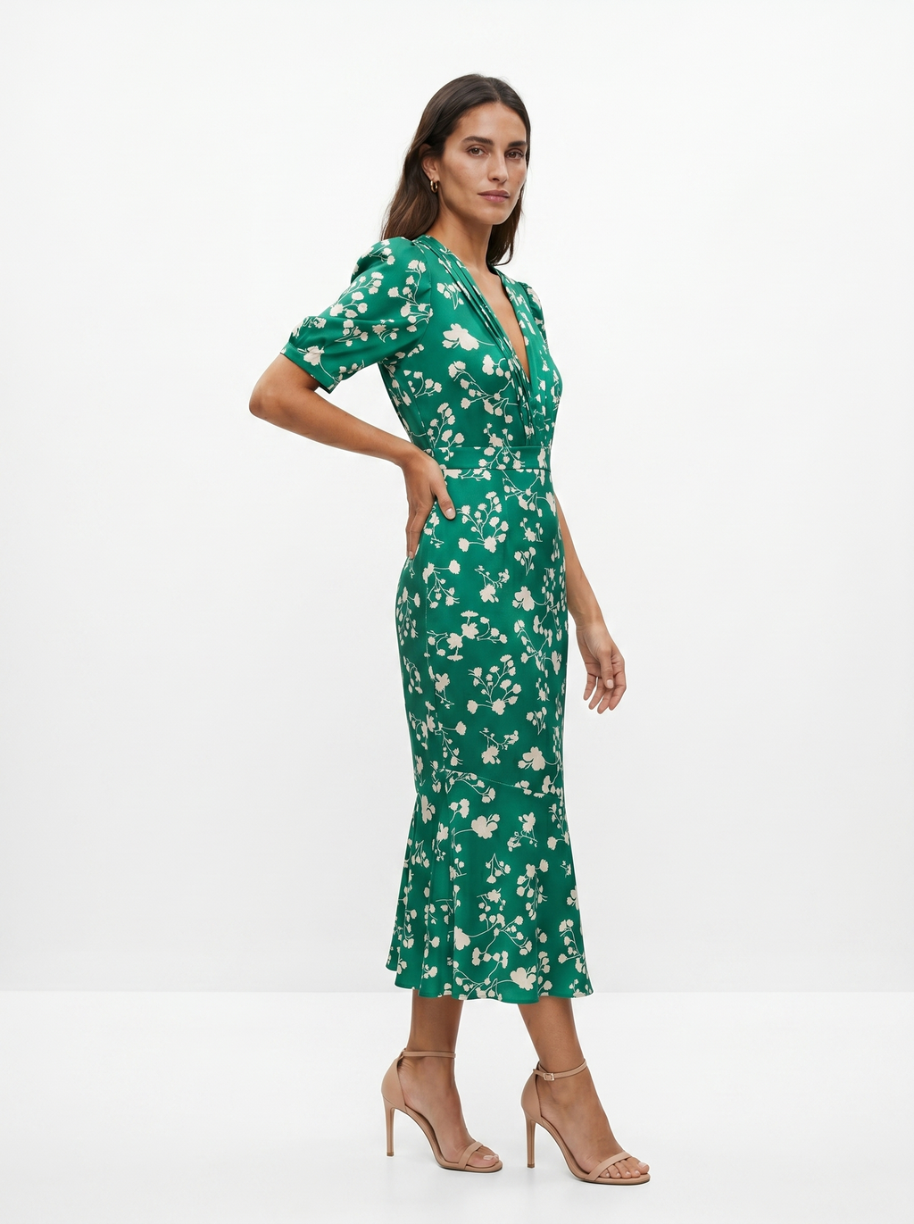 Amaia | Vestido con diseño floral y cuello en V