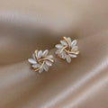 Pendientes Stud Ópalo Blanco
