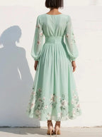 Basma - Vestido Ajustado de Gasa con Estampado Floral Femenino
