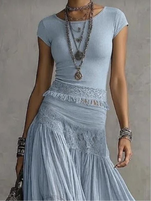 Conjunto Top de Encaje Azul con Panel y Falda Maxi Plisada