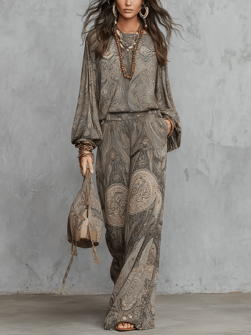 Conjunto Top con Mangas Farol y Estampado Paisley Gris y Pantalón Ancho