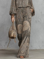 Conjunto Top con Mangas Farol y Estampado Paisley Gris y Pantalón Ancho