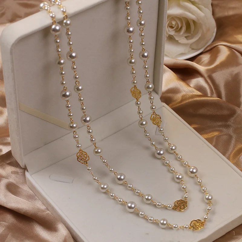 Collar Elegante Oro con Perlas