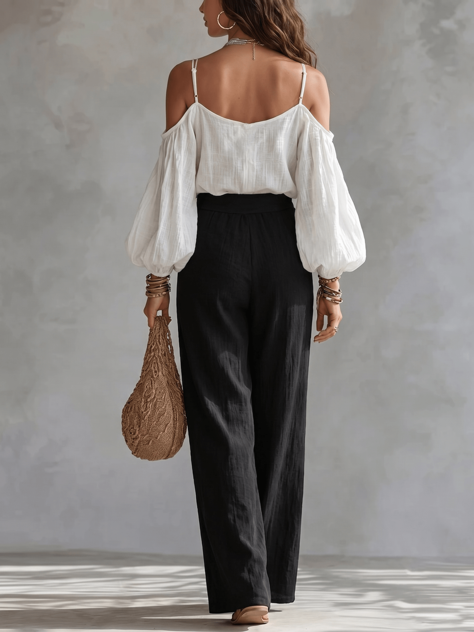 Conjunto Top Blanco Off-the-Shoulder y Pantalón Ancho Negro