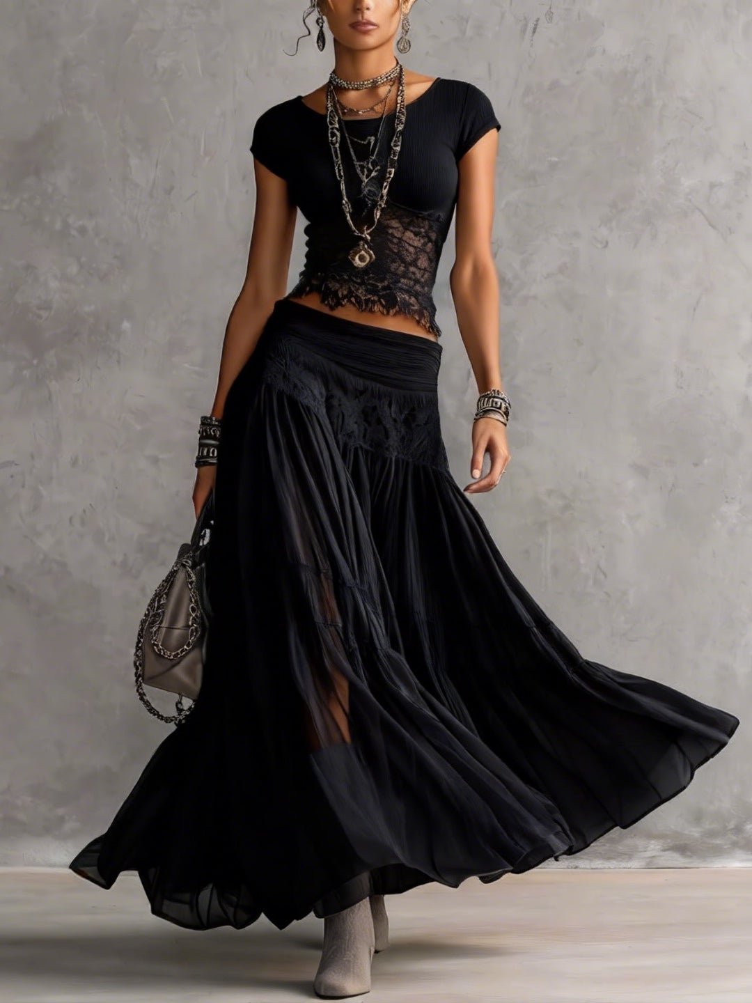 Conjunto Top Transparente de Encaje Negro y Falda Maxi Plisada