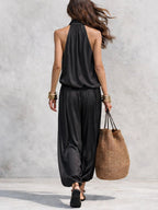 Conjunto Top Halter Sin Mangas Negro y Pantalón Plisado